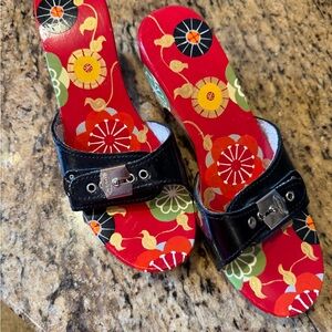 Dr Scholl’s Vintage hand painted sandals size 7-8